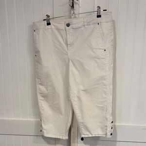 Style & Co. White Flat Front, Bermuda Shorts W/pockets cotton/spandex size 12